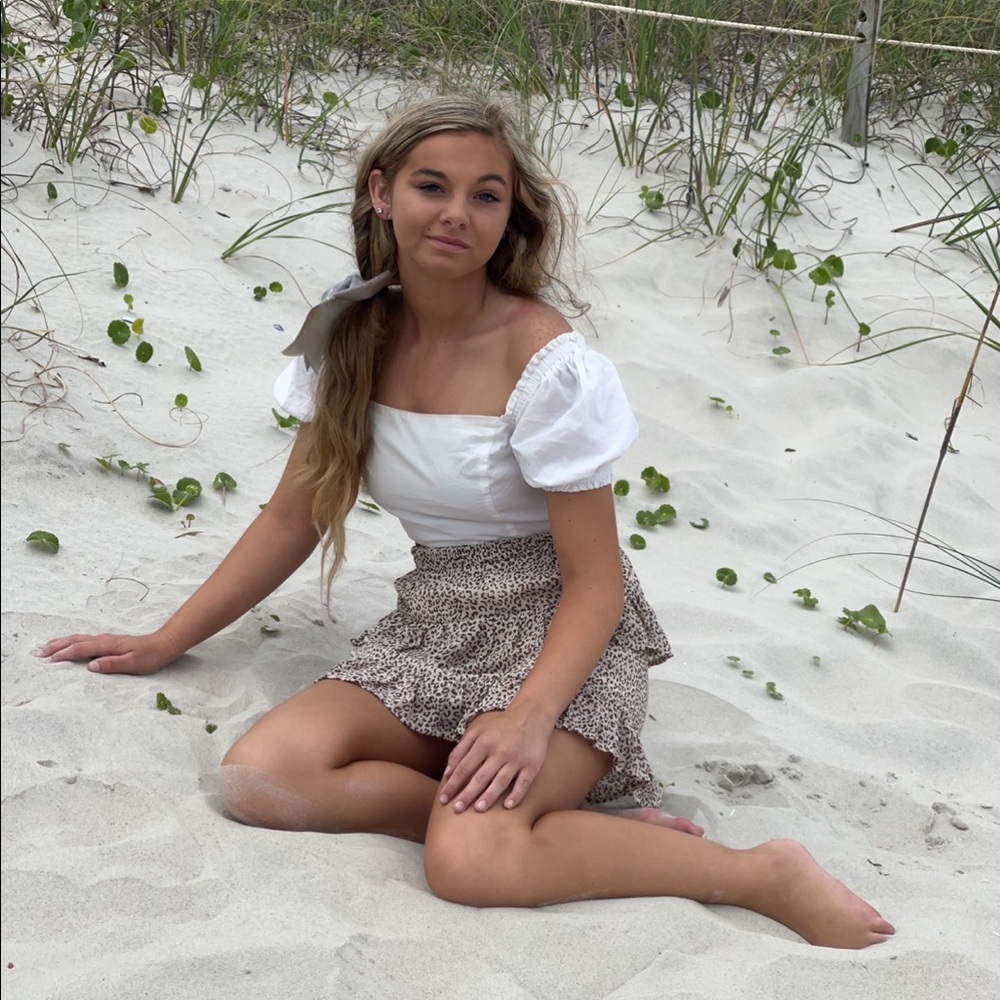 Meet your Posher, Destine